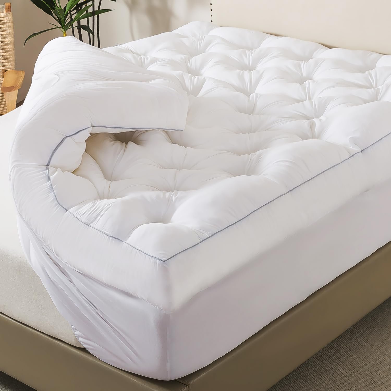 WhatsBedding 5 Inch Memory Foam Mattress Topper Queen Size, Supportive Fluffy Shredded Memory Foam Filled Pillow Top, Extra Soft Bed Topper with Deep Pocket, 60×80 in