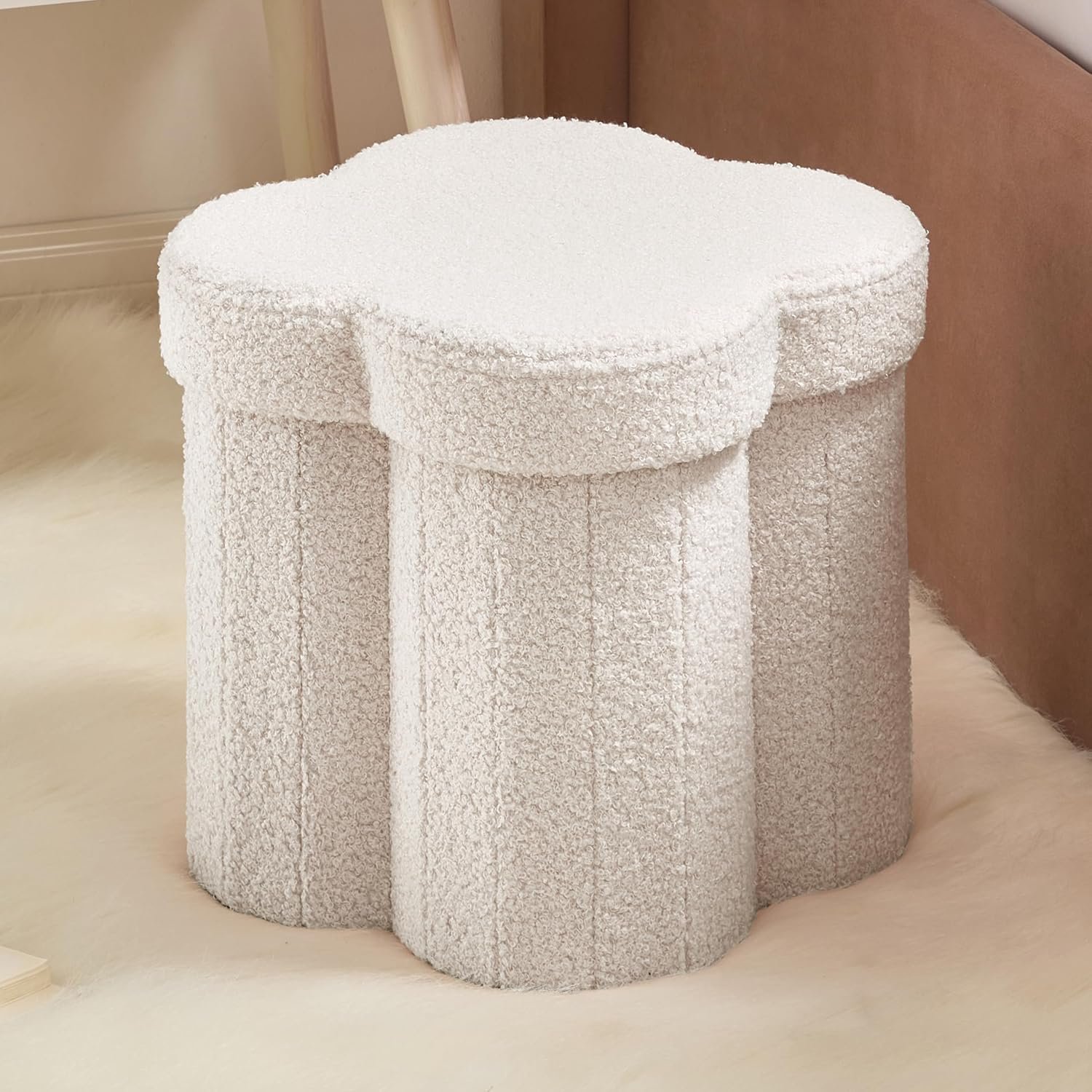 Ornavo Home White Boucle Storage Ottoman Cube – Flower-Shaped Footstool with Hidden Storage, Faux Teddy Fur Foot Rest for Living Room, Bedroom & Dorm, 12″ Inch