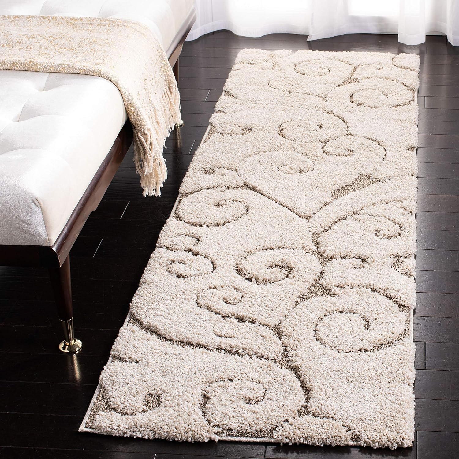 SAFAVIEH Florida Shag Collection Runner Rug – 2’3″ x 7′, Cream & Beige, Scroll Design, Non-Shedding & Easy to Clean, High-Low Plush Pile, Ideal for Bedroom, Foyer, Hallway (SG455-1113)