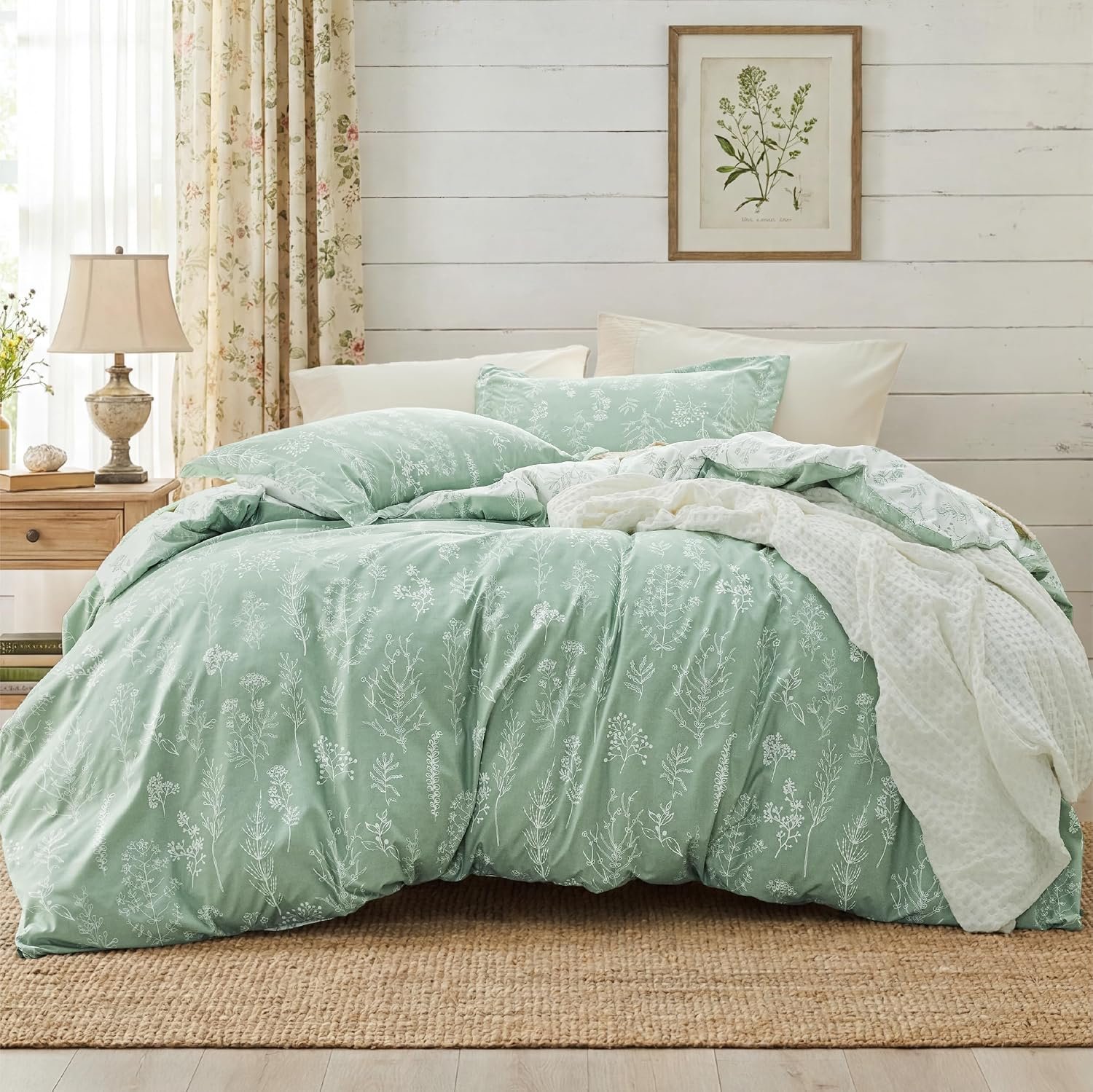 Bedsure Queen Comforter Set – Sage Green Bed Set, 3 Pieces Lightweight Summer Cute Floral Bedding, 1 Soft Reversible Botanical Flowers Comforter and 2 Pillow Shams