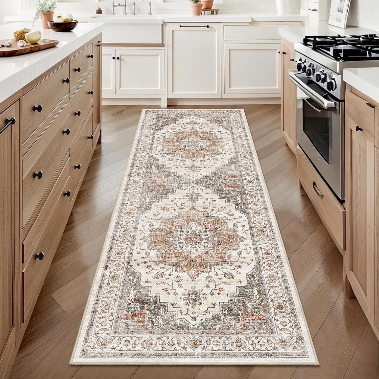 2×6 Vintage Runner Rug Low Pile Runners Non-Slip Machine Washable Rug Retro Distressed Print Lightweight Carpet for Hallway Kitchen Living Room Bedroom Laundry Room